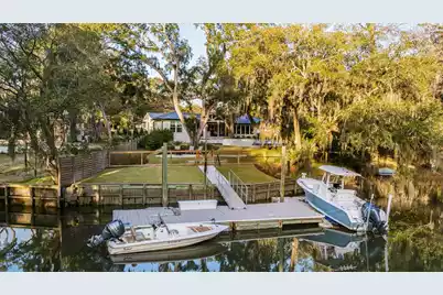 319 Hobcaw Drive, Mount Pleasant, SC 29464 - Photo 2