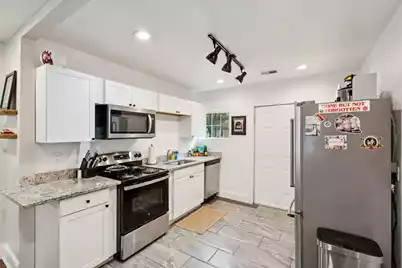 2712 Surrey E, North Charleston, SC 29405 - Photo 8