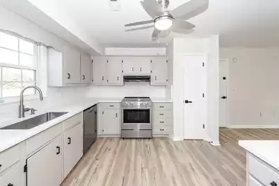 146 Highland Avenue, Summerville, SC 29486 - Photo 8