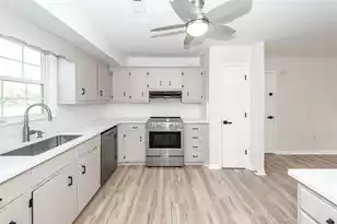 146 Highland Ave, Summerville, SC 29486 - Photo 8