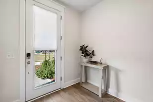 1570 Hancock St, Mount Pleasant, SC 29464 - Photo 6