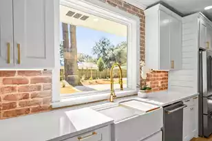 2608 Boyer St, Beaufort, SC 29902 - Photo 10