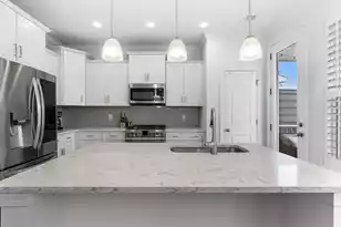 1624 Prince Edward St, Mount Pleasant, SC 29466 - Photo 10