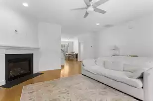 1624 Prince Edward St, Mount Pleasant, SC 29466 - Photo 2