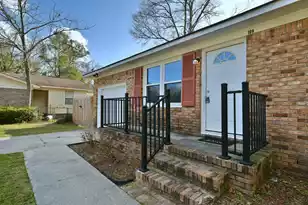 109 Tupelo St, Summerville, SC 29485 - Photo 2
