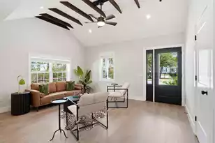 303 Woodland Shores Rd, Charleston, SC 29412 - Photo 6