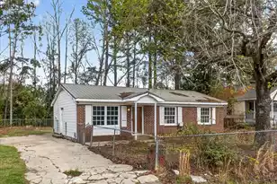 445 Robin Dr, Goose Creek, SC 29445 - Photo 2