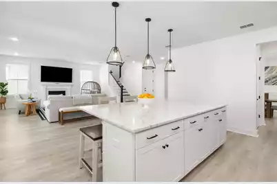 1562 Lakeshore Drive N, Mount Pleasant, SC 29466 - Photo 18