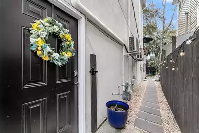 9 1/2 Halsey Street, Charleston, SC 29401 - Photo 2