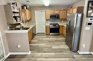 5088 Thornton Dr, Summerville, SC 29485 - Photo 10