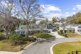 658 Fox Pond Dr, Mount Pleasant, SC 29464 - Photo 2