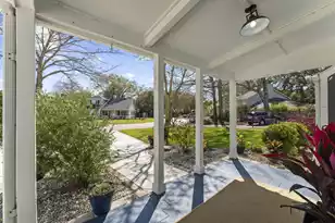 658 Fox Pond Dr, Mount Pleasant, SC 29464 - Photo 12