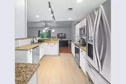 518 Holiday Drive, Summerville, SC 29483 - Photo 2