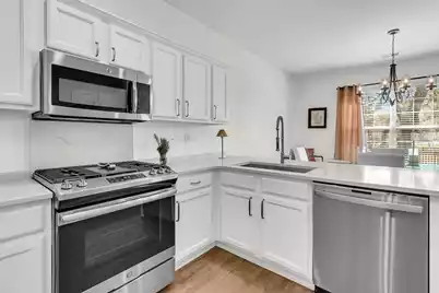 2447 Bergeron Way, Mount Pleasant, SC 29466 - Photo 8