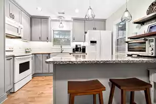 300 Yellow Hawthorn Cir, Summerville, SC 29483 - Photo 16