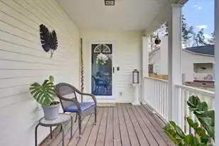 212 Thames Ave, Summerville, SC 29485 - Photo 4