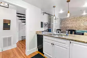 377 King St #203, Charleston, SC 29401 - Photo 2