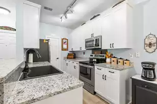 1675 Camfield Ln, Mount Pleasant, SC 29466 - Photo 10