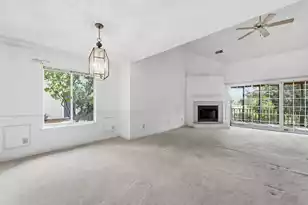 1364 Center Lake Dr, Mount Pleasant, SC 29464 - Photo 4