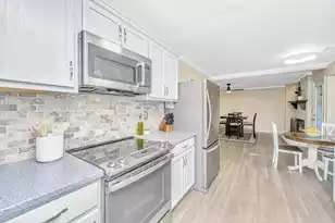 1180 Island View Dr, Mount Pleasant, SC 29464 - Photo 10