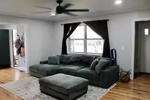 460 Hampton St, Elloree, SC 29047 - Photo 2