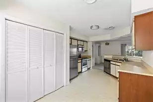 1150 Monaco Dr, Mount Pleasant, SC 29464 - Photo 8