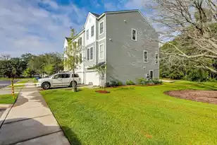 1010 Pettiford Pl, Hanahan, SC 29410 - Photo 10