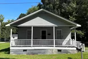 605 Tomlinson St, Kingstree, SC 29556 - Photo 1