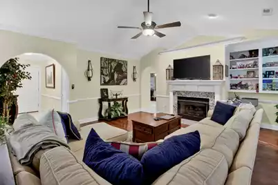 139 Charpia Avenue, Summerville, SC 29483 - Photo 8