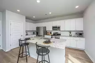 2114 Longhorn Ln, Summerville, SC 29485 - Photo 2
