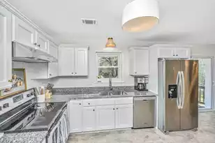 1529 Hunley Ave, Charleston, SC 29412 - Photo 10