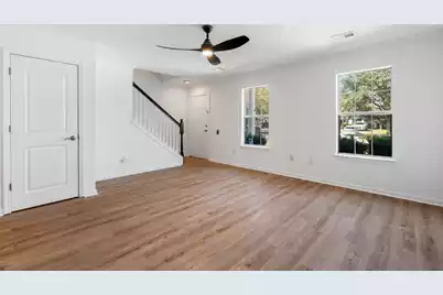 3076 Queensgate Way, Mount Pleasant, SC 29466 - Photo 6