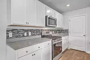 325 Coral Sunset Wy, Summerville, SC 29486 - Photo 8