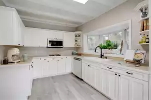 754 Joe Rivers Rd, Charleston, SC 29412 - Photo 6