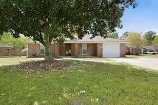 101 Carriage Ln, Summerville, SC 29486 - Photo 1