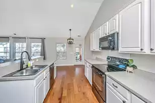 105 Avonshire Dr, Summerville, SC 29420 - Photo 8