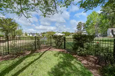 1462 Clarendon Way, Mount Pleasant, SC 29466 - Photo 2