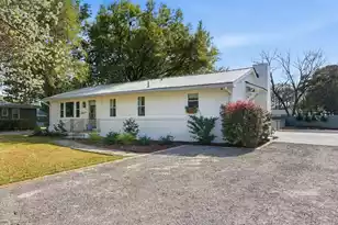 1507 Kathryn St, Mount Pleasant, SC 29464 - Photo 4