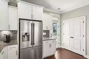 1630 Prince Edward St, Mount Pleasant, SC 29466 - Photo 14
