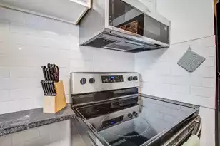 65 Vanderhorst St #B, Charleston, SC 29403 - Photo 10