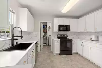 212 Avonshire Drive, Summerville, SC 29483 - Photo 16