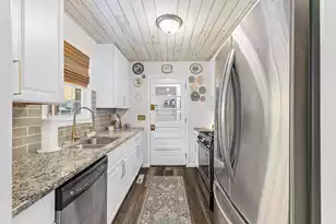 106 Pine Ln, Summerville, SC 29485 - Photo 10