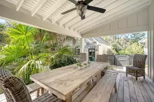 299 Hobcaw Dr, Mount Pleasant, SC 29464 - Photo 16