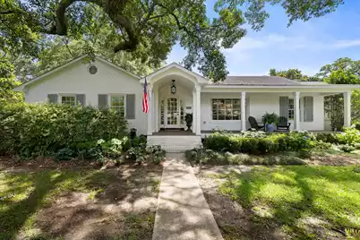 299 Hobcaw Drive, Mount Pleasant, SC 29464 - Photo 1