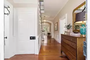 7 Lowndes St, Charleston, SC 29401 - Photo 2