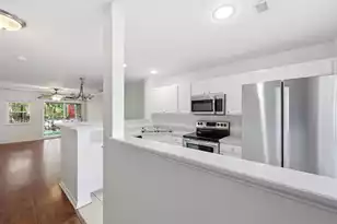 121 Hornby Cir, Goose Creek, SC 29445 - Photo 2