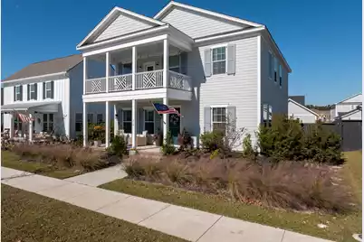 716 Blueway Avenue, Summerville, SC 29486 - Photo 1