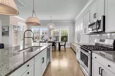 1694 Banning Street, Mount Pleasant, SC 29466 - Photo 8