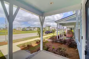 585 Blueway Ave, Summerville, SC 29486 - Photo 4