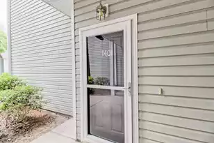 1401 Grove Park Dr, Charleston, SC 29414 - Photo 2